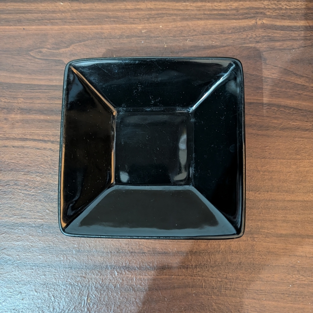 10 Strawberry Street Black Square Dessert Plates